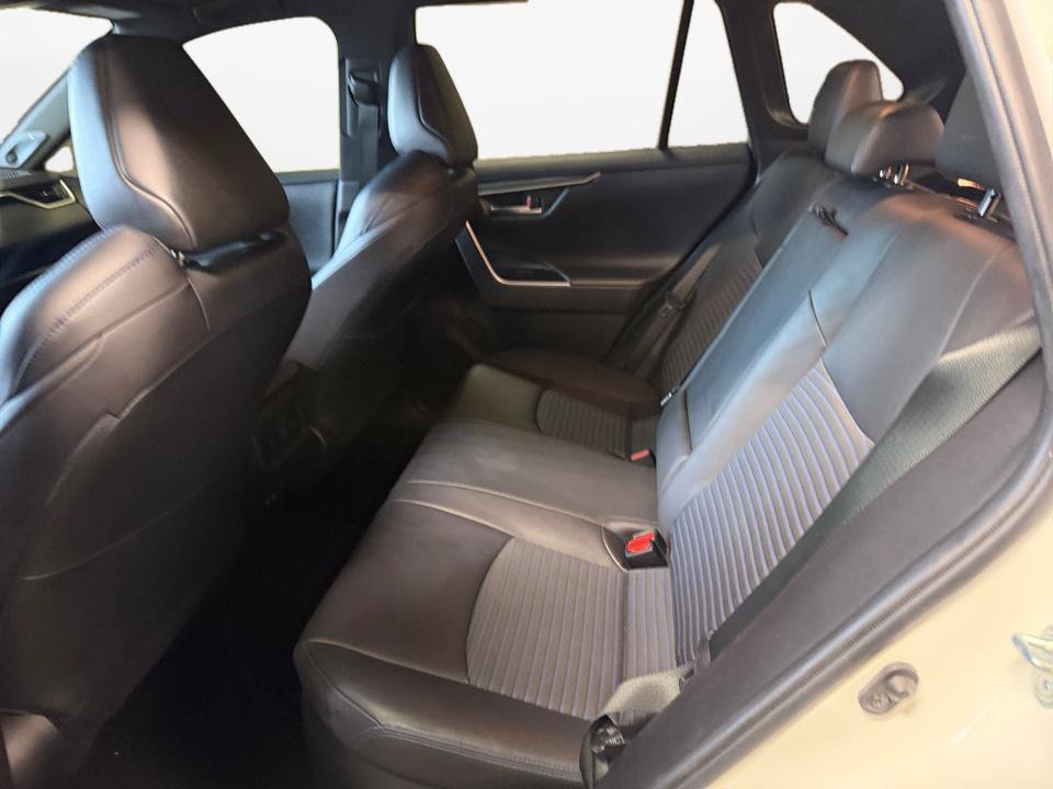 Used 2019 Toyota RAV4 XSE AWD/4WD image 16