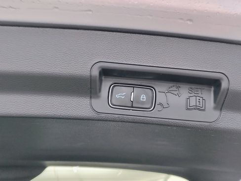 Used 2023 Ford Explorer XLT w/ Equipment Group 202A image 28