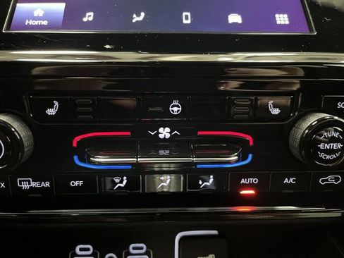 Used 2024 Jeep Grand Cherokee Laredo X w/ Luxury Tech Group I image 8