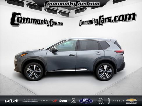 Used 2023 Nissan Rogue SL w/ SL Premium Package image 4