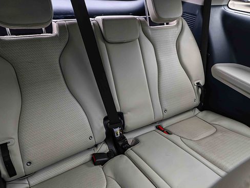 Certified 2025 Kia Carnival SX Prestige FWD image 27
