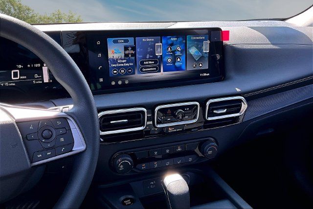 New 2027 Nissan Sentra S w/ Floor Mat Package FWD image 6