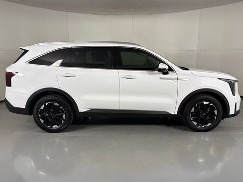 New 2026 Kia Sorento S image 9