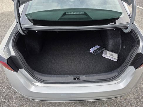 Used 2024 Nissan Altima 2.5 SV image 7