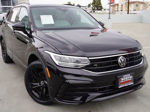 Used 2023 Volkswagen Tiguan SE R-Line FWD image 2