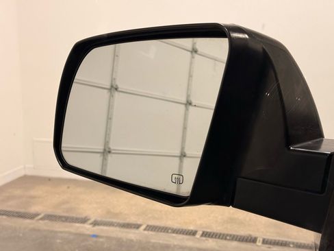 Used 2019 Toyota Tundra SR5 w/ SR5 Upgrade Package image 13