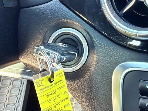 Used 2014 Mercedes-Benz CLA 250 4MATIC image 31