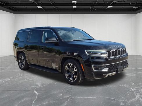 Used 2024 Jeep Wagoneer Series III AWD/4WD image 7