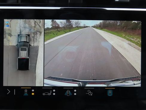 Used 2023 GMC Sierra 1500 AT4 w/ Technology Package AWD/4WD image 6