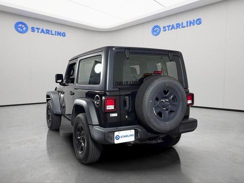 Used 2022 Jeep Wrangler Sport image 6