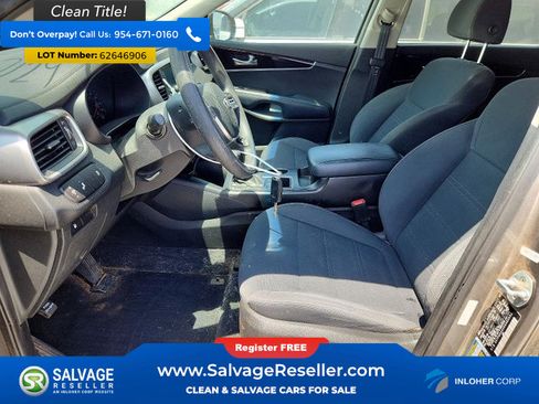 Used 2019 Kia Sorento FWD V6 image 9
