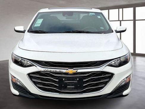 Used 2023 Chevrolet Malibu LT image 2