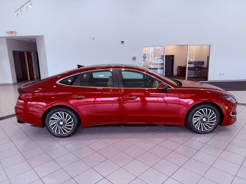 Used 2023 Hyundai Sonata Limited w/ Cargo Package image 17