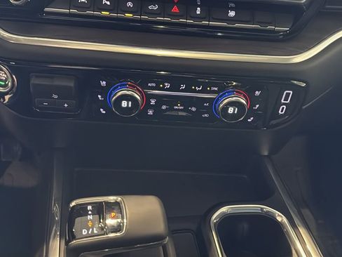 Used 2026 GMC Sierra 1500 SLT w/ SLT Premium Plus Package image 28