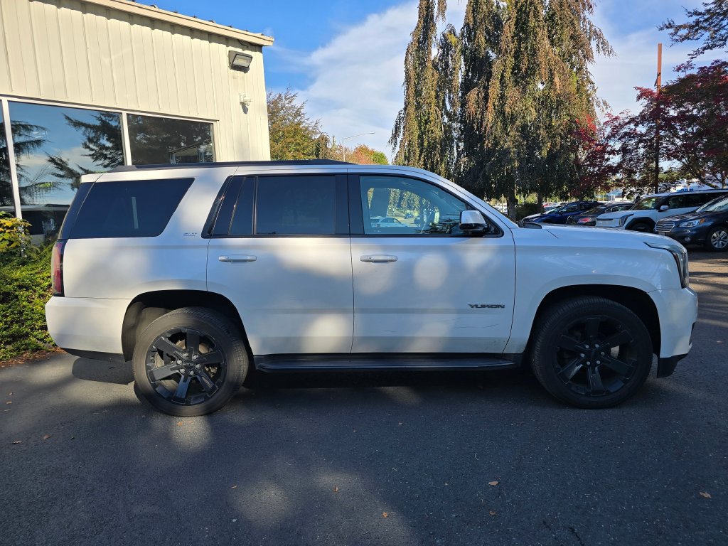 Used 2019 GMC Yukon SLT w/ Graphite Performance Edition AWD/4WD image 2