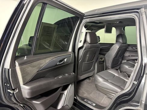 Used 2020 Cadillac Escalade Luxury AWD/4WD image 28