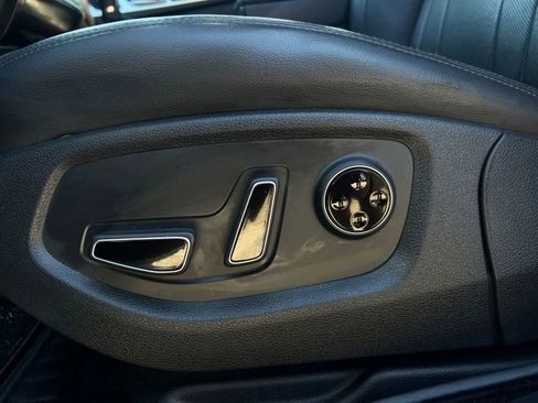 Used 2016 Hyundai Genesis 3.8 image 11