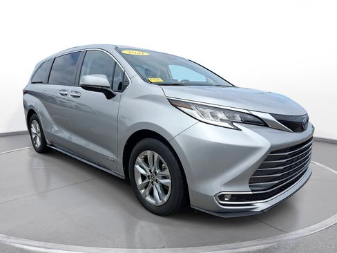 Used 2021 Toyota Sienna Limited AWD/4WD image 1