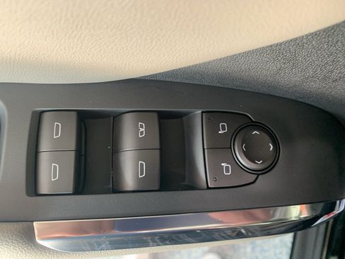 Used 2026 Chevrolet Traverse LT w/ Driver Confidence Package FWD image 29
