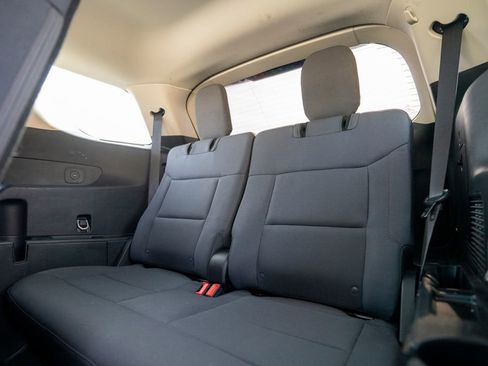 Used 2025 Ford Explorer Active image 32