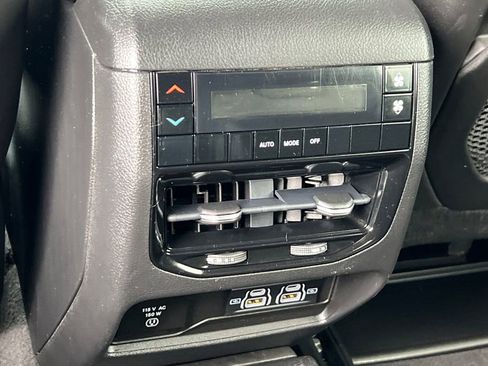 Used 2022 Jeep Grand Cherokee L Laredo AWD/4WD image 20