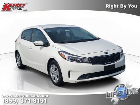 Used 2017 Kia Forte LX FWD image 1