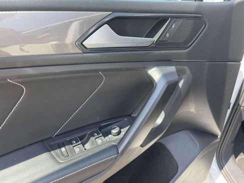 Used 2023 Volkswagen Tiguan SE image 16