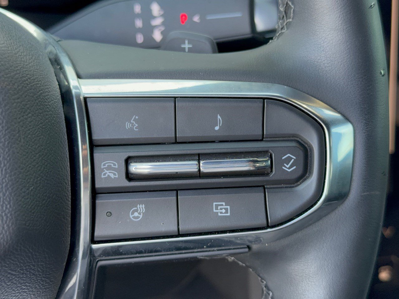 Certified 2026 GMC Acadia Elevation w/ Elevation Premium Package FWD image 19