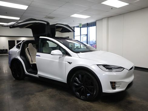 Used 2020 Tesla Model X Long Range image 13
