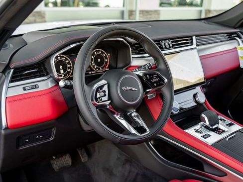 New 2025 Jaguar F-PACE R-Dynamic S image 16