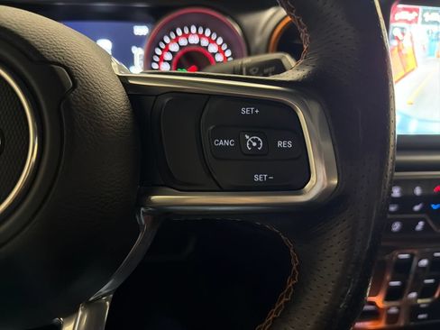 Used 2020 Jeep Gladiator Mojave AWD/4WD image 14