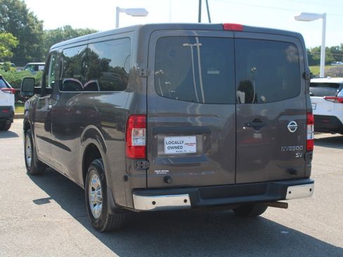 Used 2019 Nissan NV 3500 SV w/ Navigation Package image 11