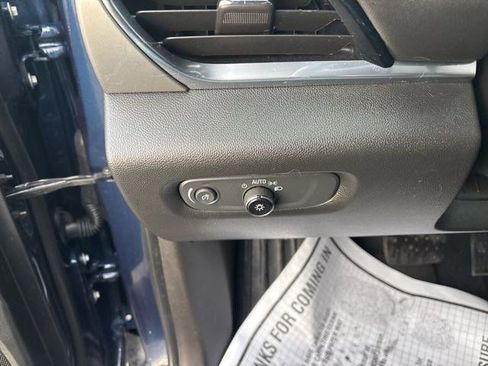 Used 2022 Chevrolet Traverse LT w/ Midnight/Sport Edition image 18