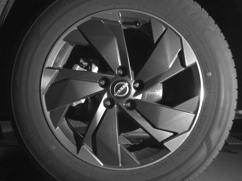 Used 2025 Nissan Rogue SV image 11