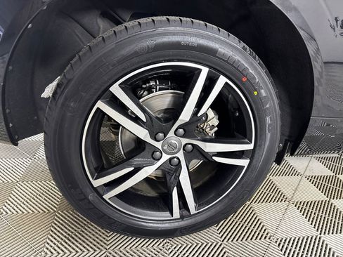 Used 2019 Volvo XC60 T5 R-Design w/ Protection Package Premier FWD image 32