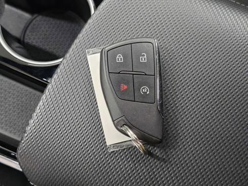 Used 2025 Chevrolet Equinox LT FWD image 28