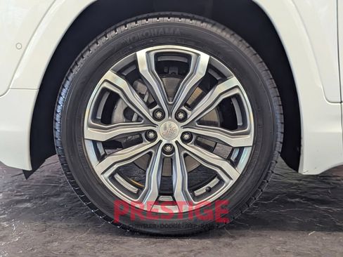 Used 2020 GMC Terrain Denali w/ Denali Premium Package FWD image 14