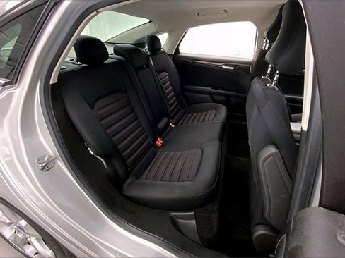 Used 2015 Ford Fusion SE w/ Equipment Group 201A image 18