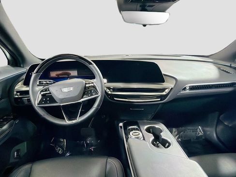 Used 2025 Cadillac Lyriq Luxury w/ LPO, Floor Liner Package AWD/4WD image 26