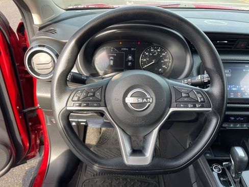 Used 2022 Nissan Kicks SV w/ Interior Electronics Package image 15