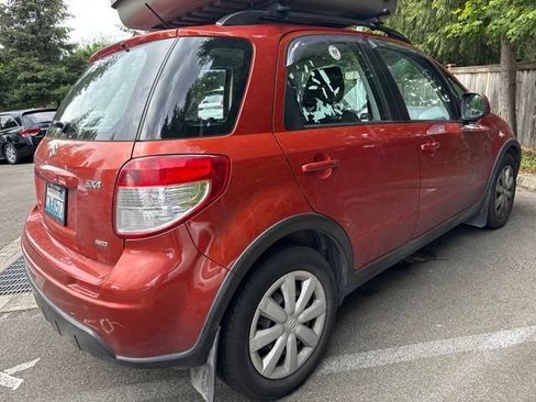 Used 2011 Suzuki SX4 AWD Hatchback image 5