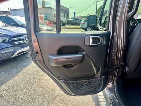 Used 2019 Jeep Wrangler Unlimited Sport S image 13