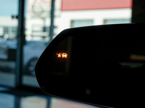 Used 2018 Chevrolet Camaro ZL1 image 55