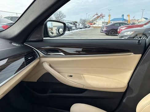 Used 2021 BMW 530i xDrive 530i xDrive w/ Premium Package image 20