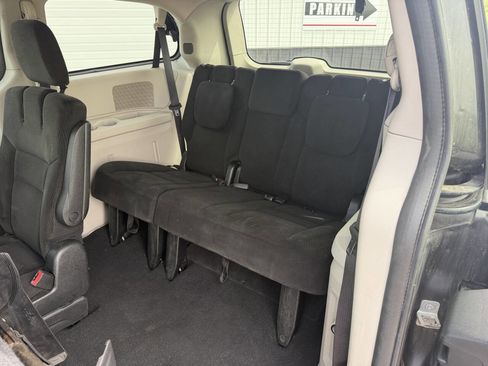 Used 2016 Dodge Grand Caravan SE w/ Quick Order Package 29E SE FWD image 15