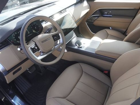 New 2026 Land Rover Range Rover SE image 18