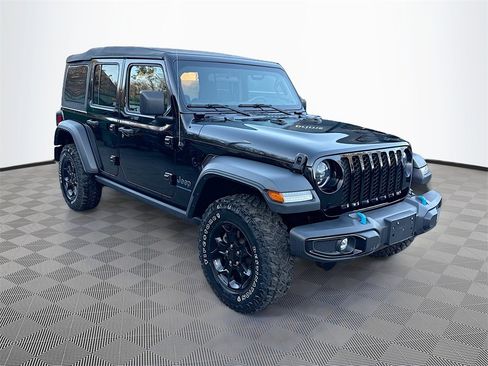 Used 2023 Jeep Wrangler Unlimited image 4