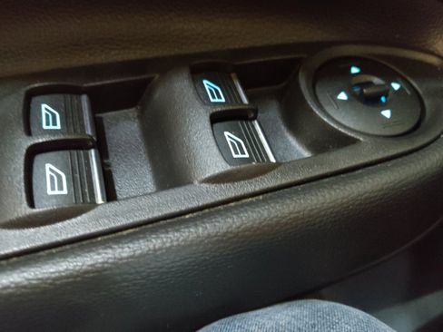 Used 2017 Ford Escape SE w/ Equipment Group 201A image 27