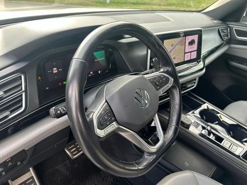 Used 2024 Volkswagen Atlas Cross Sport SEL R-Line AWD/4WD image 20