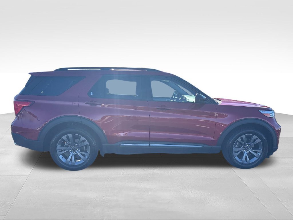 Used 2022 Ford Explorer XLT w/ Equipment Group 202A RWD image 6